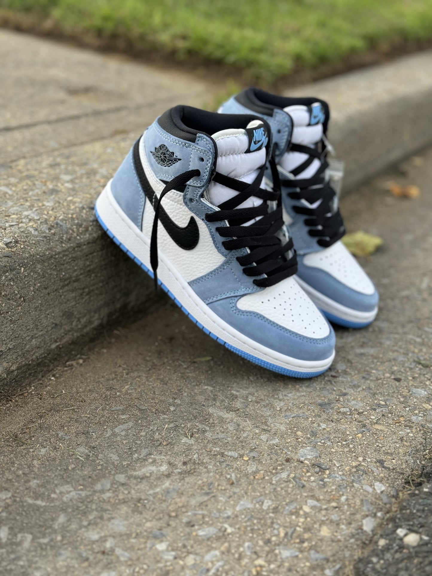 Air Jordan 1 University Blue