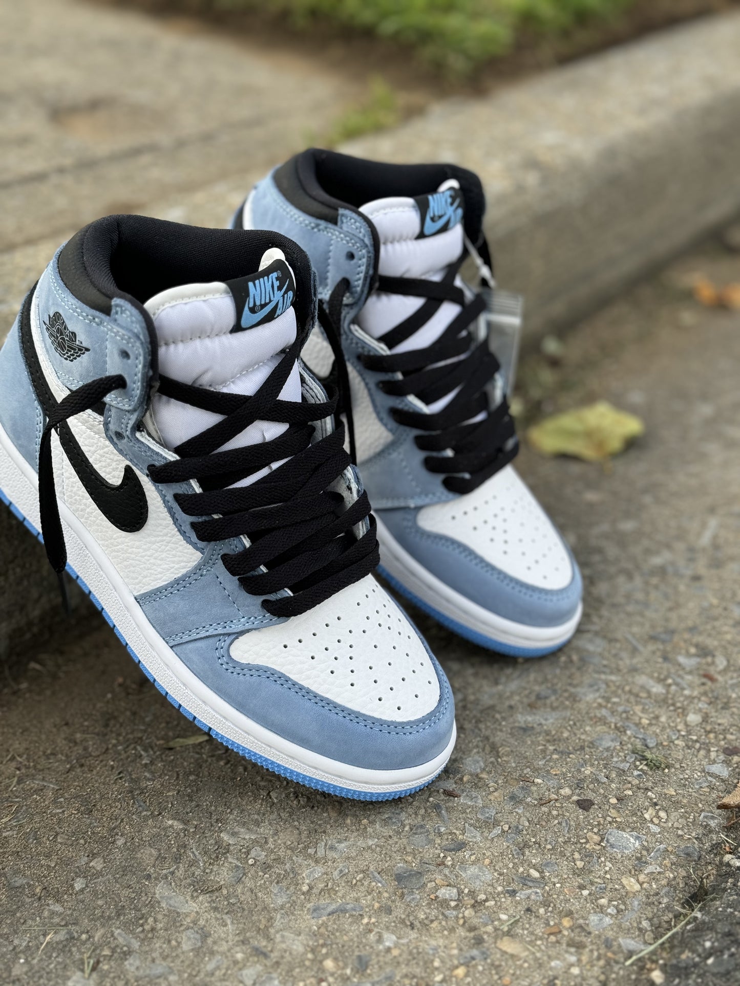 Air Jordan 1 University Blue